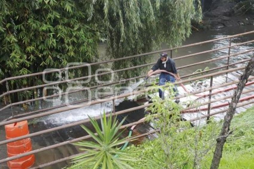 RÍO ATOYAC . LIMPIEZA PUENTE