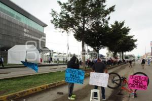 MANIFESTACIÓN . CUSTODIOS DETENIDOS