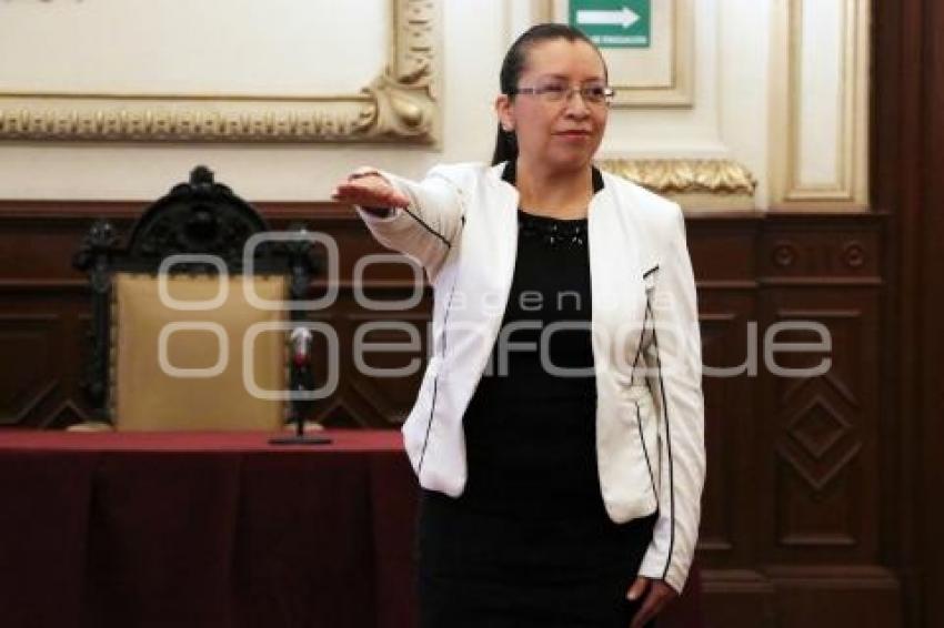 TOMA DE PROTESTA . CECILIA ROMERO