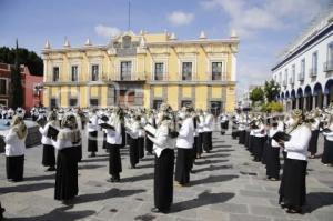 LUZ DEL MUNDO . CORO MONUMENTAL