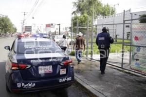 POLIDEPORTIVO XONACA . MIGRANTES