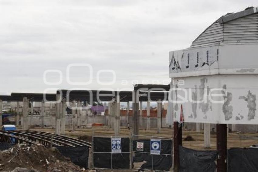 HUEJOTZINGO . CONSTRUCCIÓN MERCADO