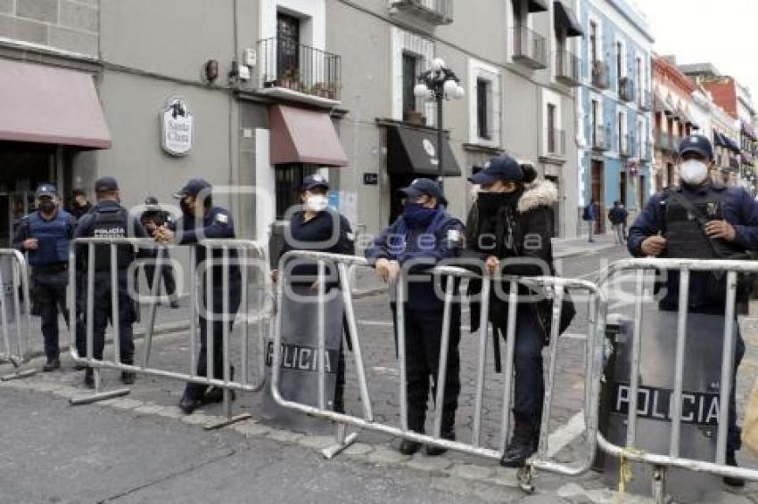 POLICÍA . CERCO DE SEGURIDAD