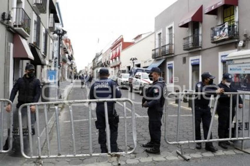 POLICÍA . CERCO DE SEGURIDAD