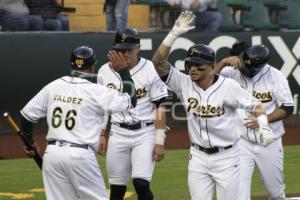 BÉISBOL . PERICOS VS ÁGUILAS