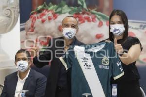 CLUB PUEBLA . PRESENTACIÓN UNIFORME