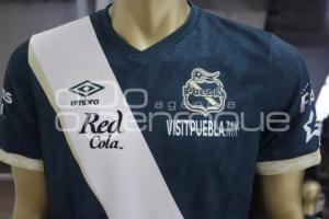 CLUB PUEBLA . PRESENTACIÓN UNIFORME