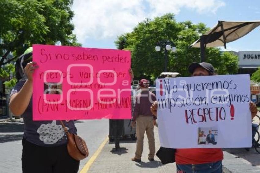 TEHUACÁN . MANIFESTACIÓN