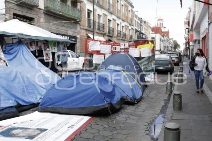 PLANTÓN . DESAPARECIDOS