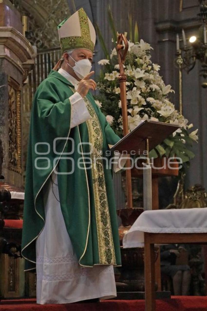 CATEDRAL . MISA