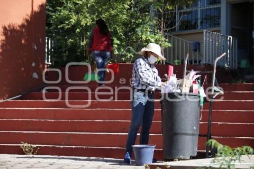 ACATLÁN . LIMPIEZA DE ESCUELAS