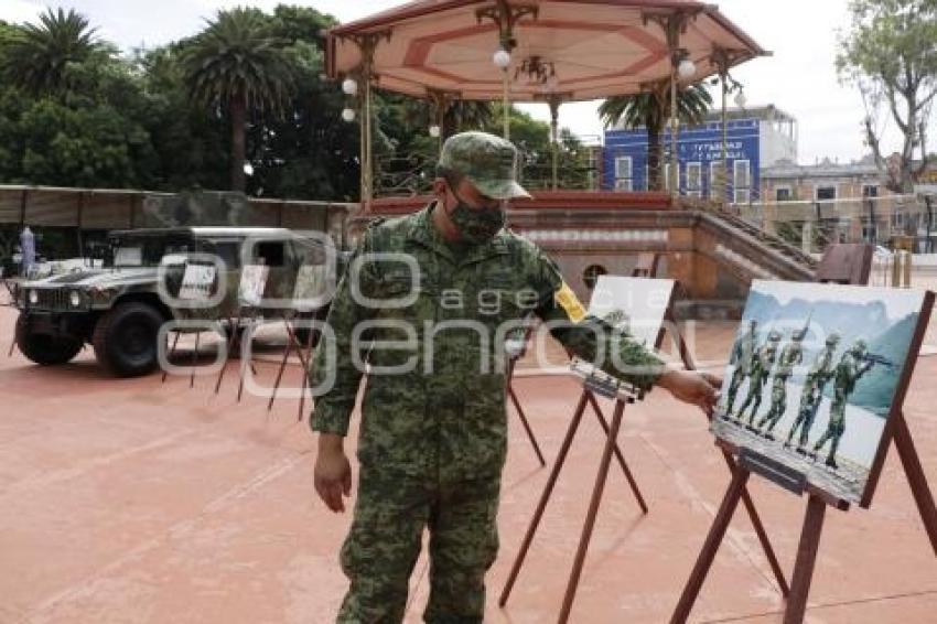 PASEO BRAVO . EXPOSICIÓN MILITAR