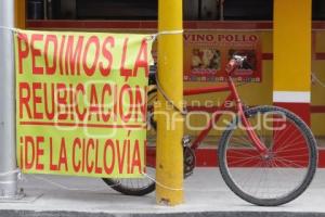 CARTELES PROTESTA CICLOVÍA