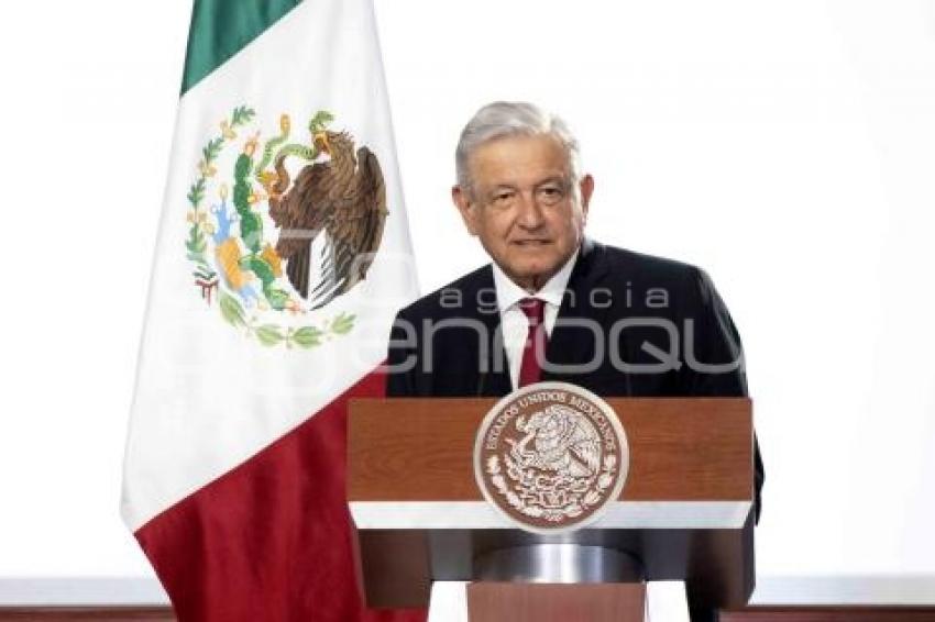 PRESIDENCIA . TERCER INFORME