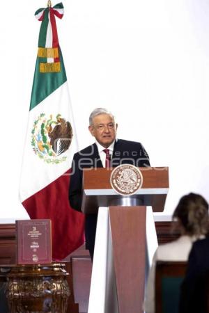 PRESIDENCIA . TERCER INFORME