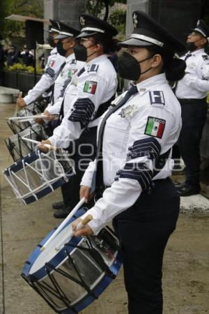 AYUNTAMIENTO . IZAMIENTO BANDERA