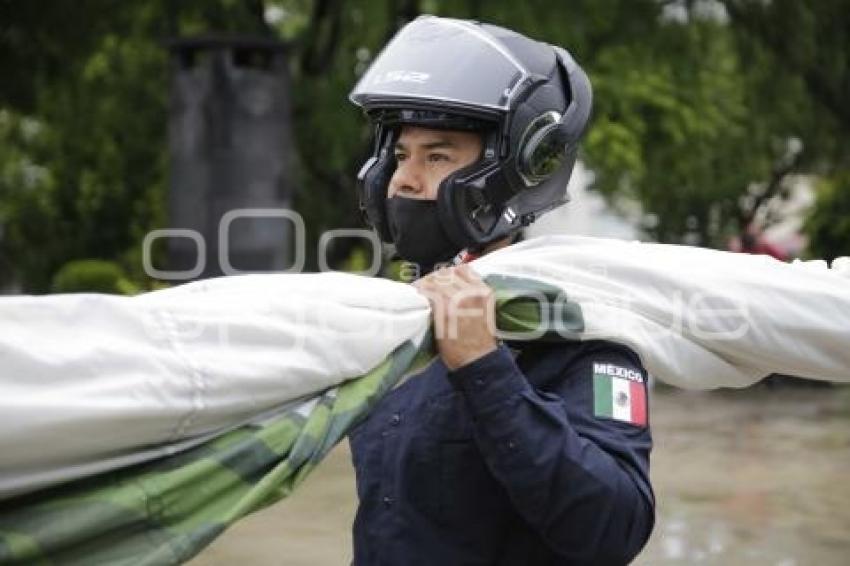 AYUNTAMIENTO . IZAMIENTO BANDERA