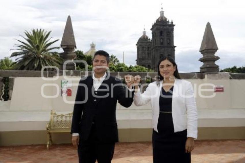 REUNIÓN . CLAUDIA RIVERA Y EDUARDO RIVERA