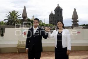 REUNIÓN . CLAUDIA RIVERA Y EDUARDO RIVERA