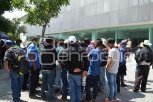 TEHUACÁN . MANIFESTACIÓN VECINOS COYOMEAPAN