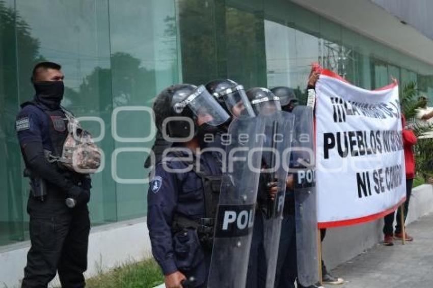 TEHUACÁN . MANIFESTACIÓN VECINOS COYOMEAPAN