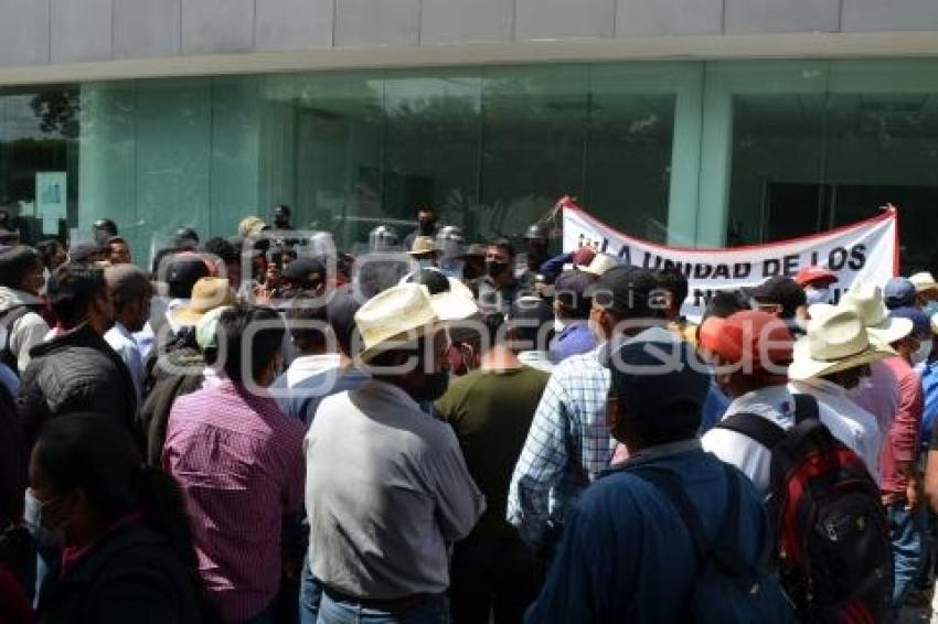 TEHUACÁN . MANIFESTACIÓN VECINOS COYOMEAPAN