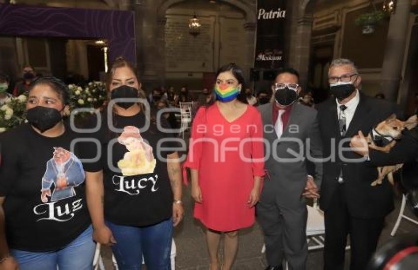 AYUNTAMIENTO . BODA COLECTIVA
