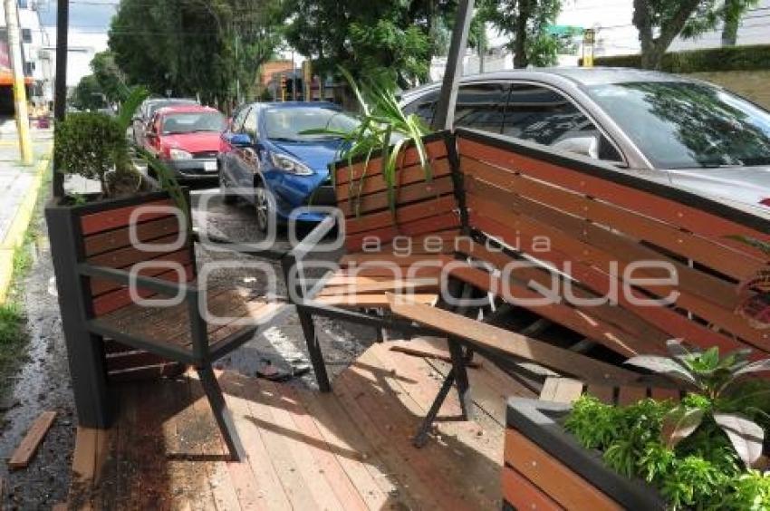 PARKLET DAÑADO