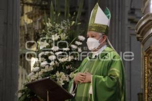 CATEDRAL . MISA