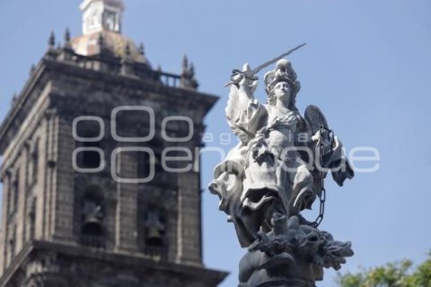 ZÓCALO . ARCÁNGEL SAN MIGUEL