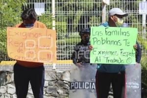 MANIFESTACIÓN . CORRALONES