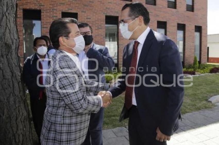 CHOLULA . ENTREGA DE TRIBUNALES