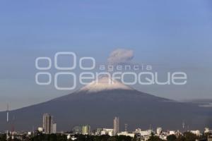 VOLCÁN POPOCATÉPETL . FUMAROLA