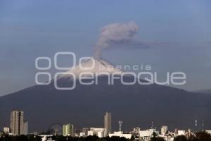 VOLCÁN POPOCATÉPETL . FUMAROLA