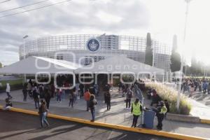 VACUNA COVID-19 . ARENA BUAP