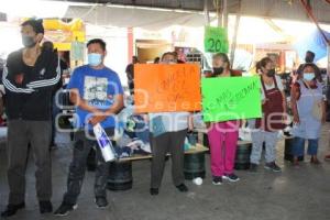 TEHUACÁN . MANIFESTACIÓN LOCATARIOS