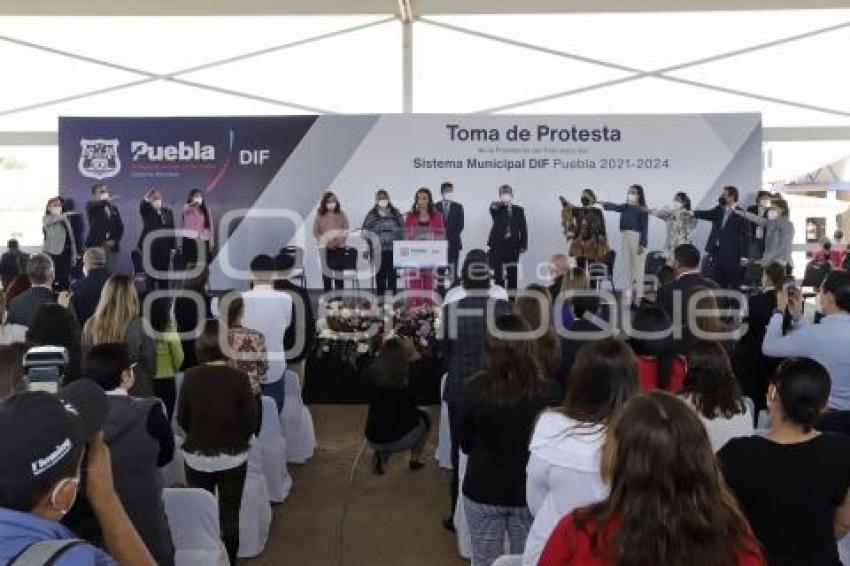 TOMA DE PROTESTA . LILIANA ORTIZ