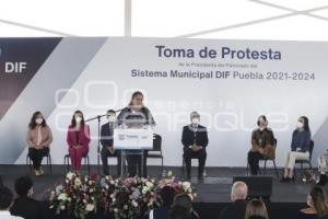 TOMA DE PROTESTA . LILIANA ORTIZ