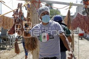 TEHUACÁN . MOLE DE CADERAS