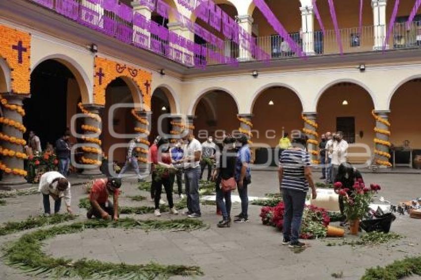 CASA DE LA CULTURA . ADORNOS