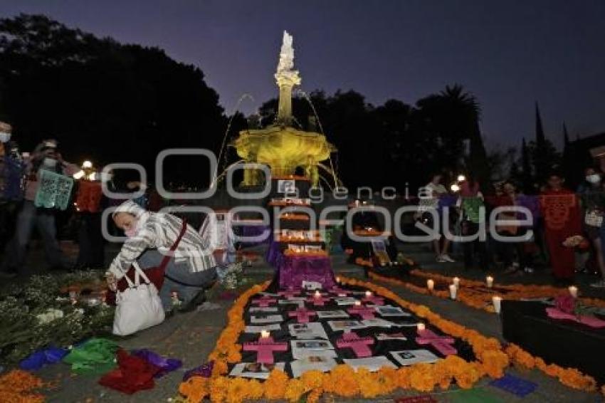 FEMINICIDIOS . OFRENDA