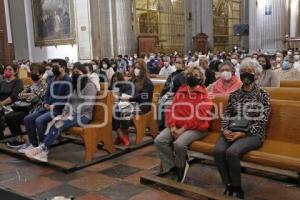 CATEDRAL . MISA