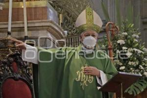 CATEDRAL . MISA