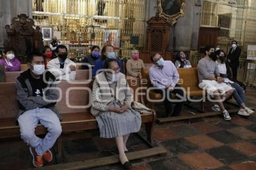 CATEDRAL . MISA