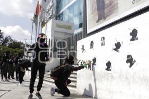 FEMINISTAS . CAMINATA LUCTUOSA