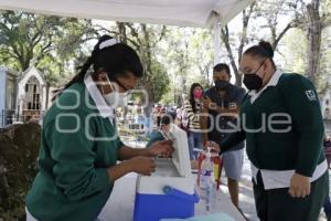 PANTEÓN MUNICIPAL . DÍA DE MUERTOS