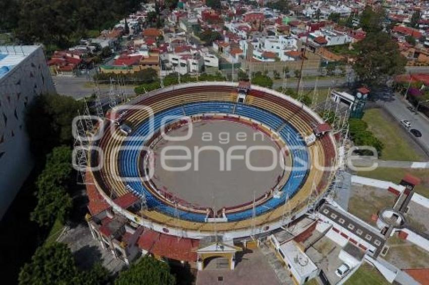 PLAZA DE TOROS . EL RELICARIO