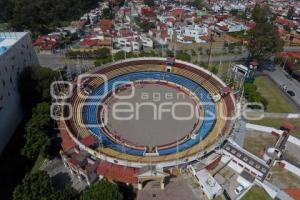 PLAZA DE TOROS . EL RELICARIO