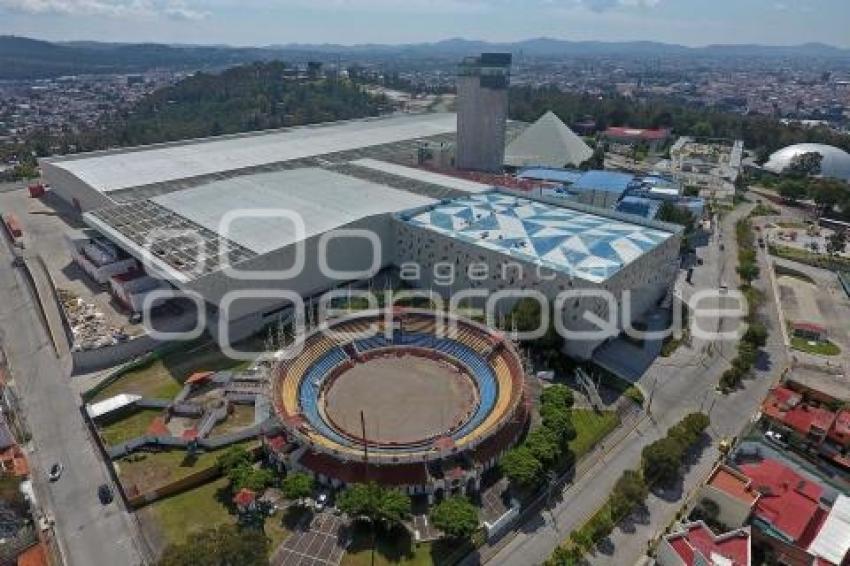 PLAZA DE TOROS . EL RELICARIO