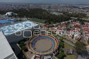 PLAZA DE TOROS . EL RELICARIO